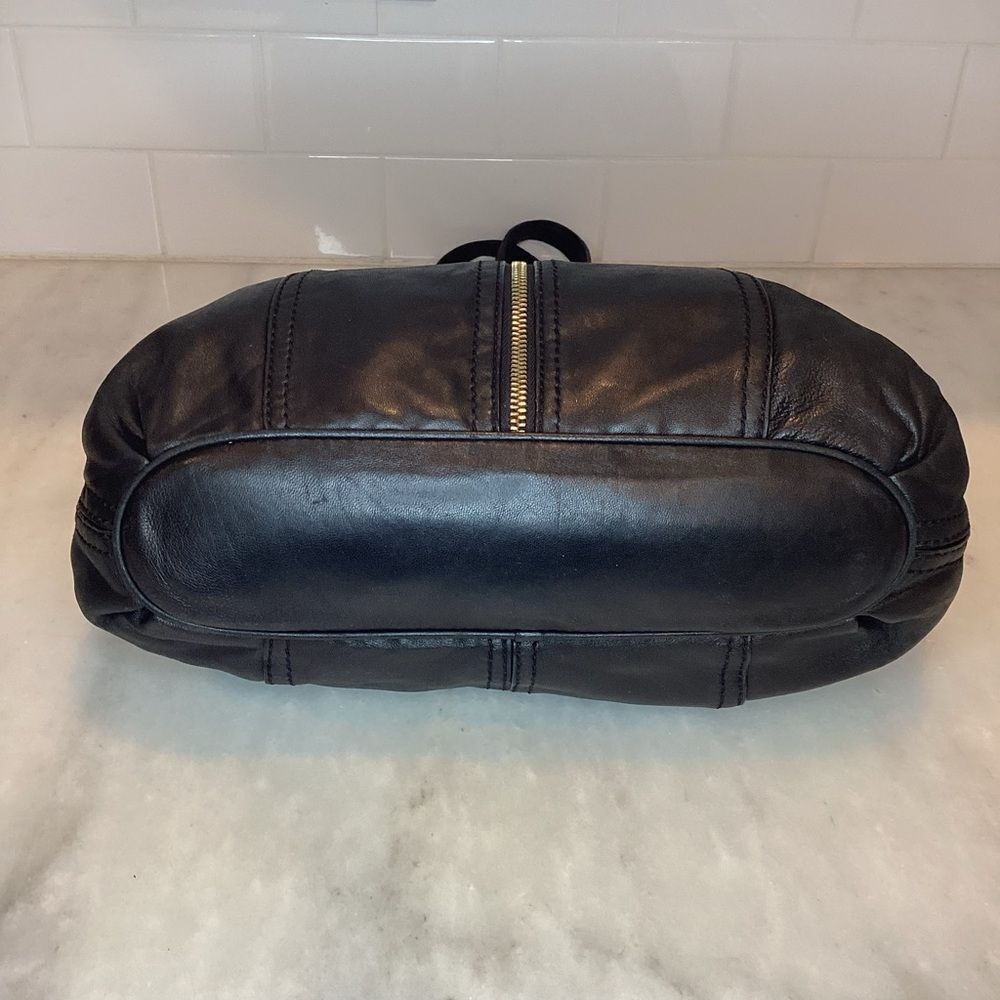 MICHAEL KORS MOXLEY BLACK SOFT LEATHER SHOULDER TOTE - Picture 9 of 16